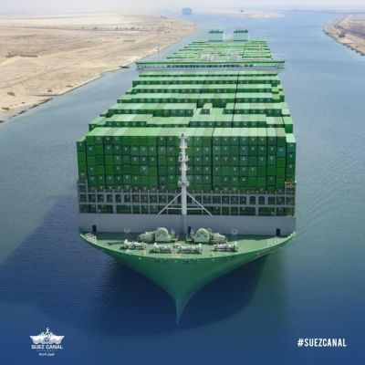 How do the ship transit through suez canal